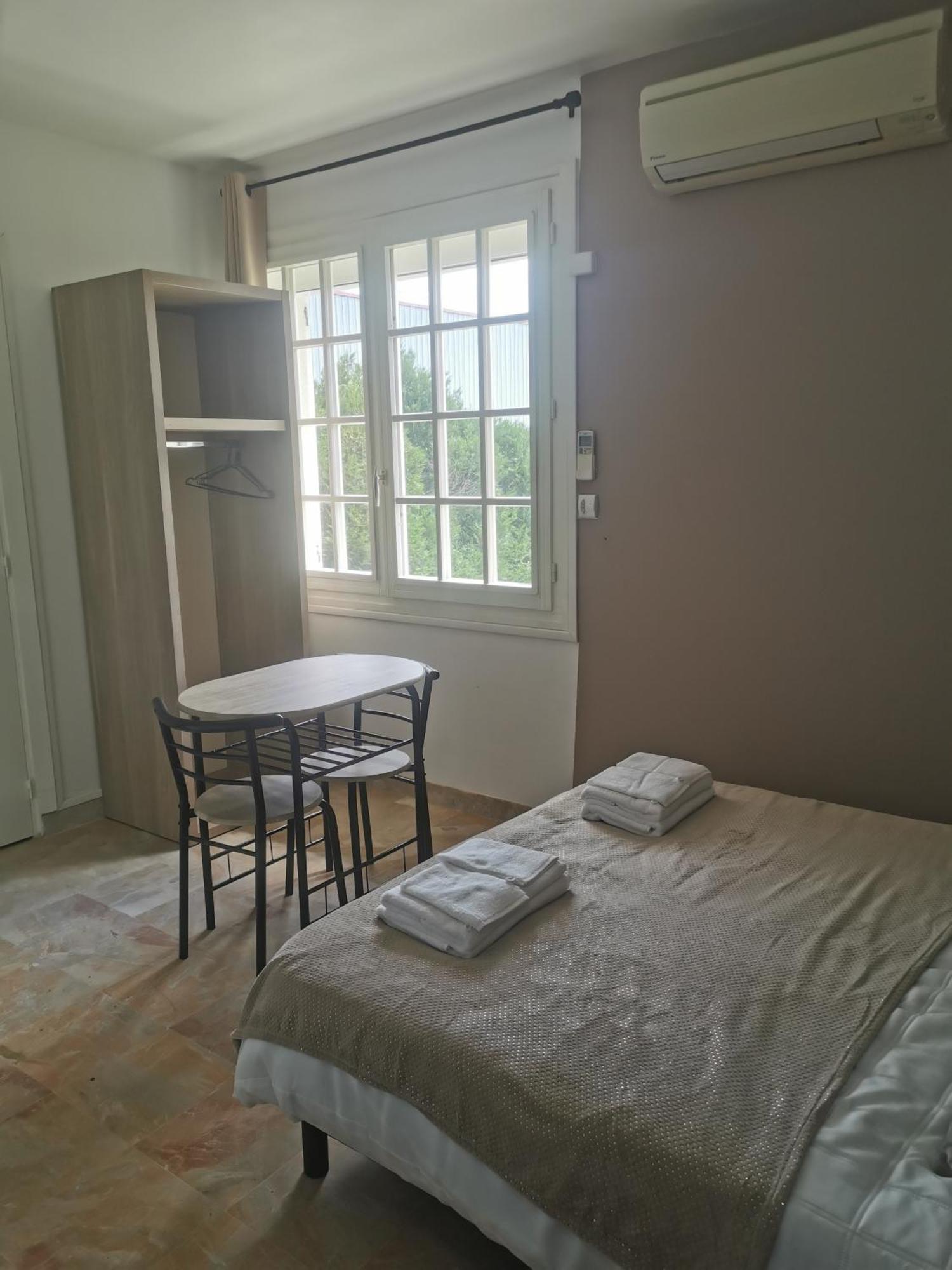 Appartement 3 , Disneyland - Parking Gratuit - Maison Des Platanes Meaux Luaran gambar